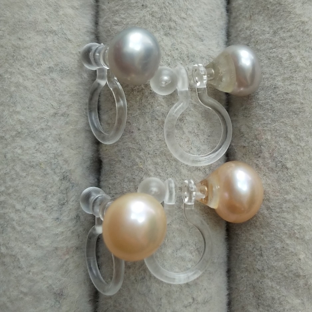 271 淡水真珠 イヤリング 2色セット 本真珠 ノンホールピアス セレモニー レディースのアクセサリー(イヤリング)の商品写真