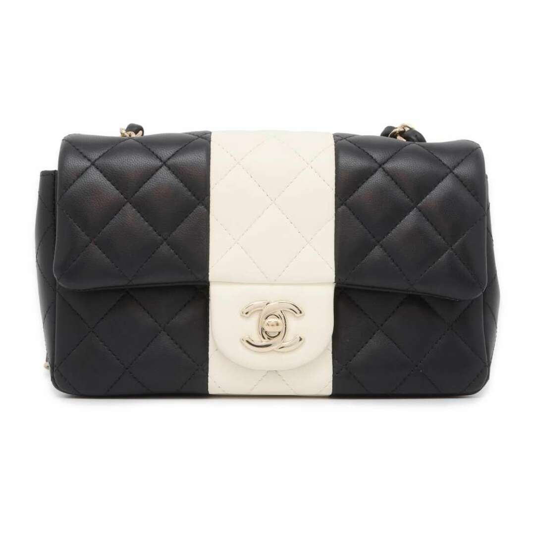 CHANEL(シャネル)のシャネル チェーンショルダーバッグ マトラッセ ココマーク ラムスキン バイカラー CHANEL バッグ 黒 白 レディースのバッグ(ショルダーバッグ)の商品写真