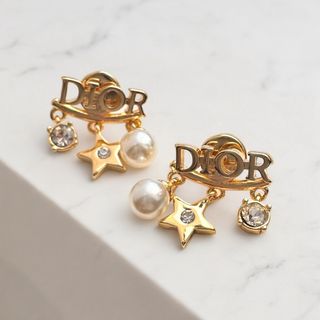 ディオール(Dior)の【 美品 】Dior 星 パール ピアス(ピアス)