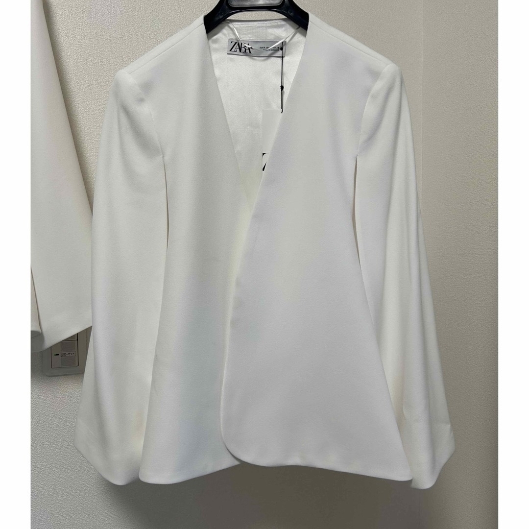 ZARA - ZARA ノーカラーケープジャケット Mの通販 by 発送は ZARA - ZARA ノーカラーケープジャケット Mの通販 by 発送は