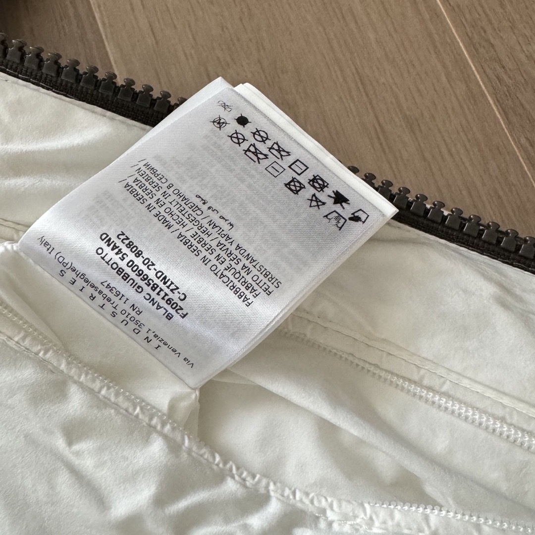 MONCLER(モンクレール)のモンクレールメンズダウン メンズのジャケット/アウター(ダウンジャケット)の商品写真