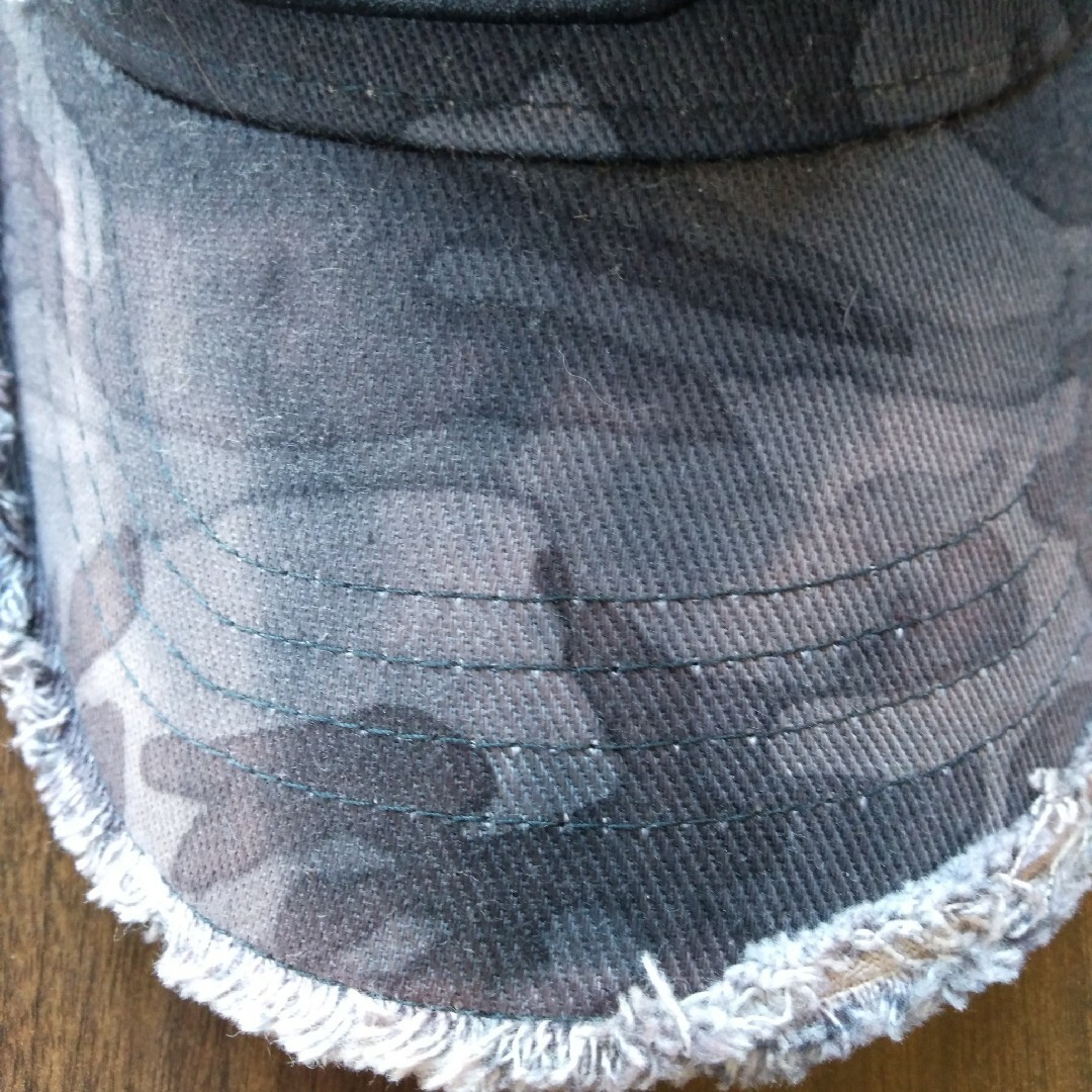 YOSHINORI KOTAKE(ヨシノリコタケ)のヨシノリコタケ迷彩柄メッシュキャップ メンズの帽子(キャップ)の商品写真