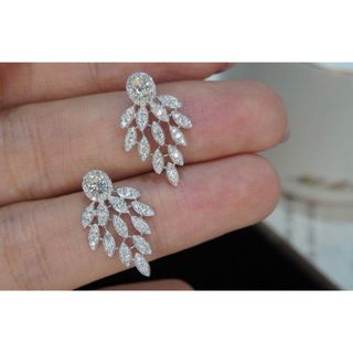 ▼ 天然ダイヤモンドピアス0.62ct　k18ビジューピアス(ピアス)