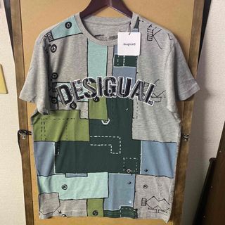 デシグアル(DESIGUAL)の【新品】Desigual ロゴワッペン 裾ロゴテープ プリントTシャツ Lサイズ(Tシャツ/カットソー(半袖/袖なし))