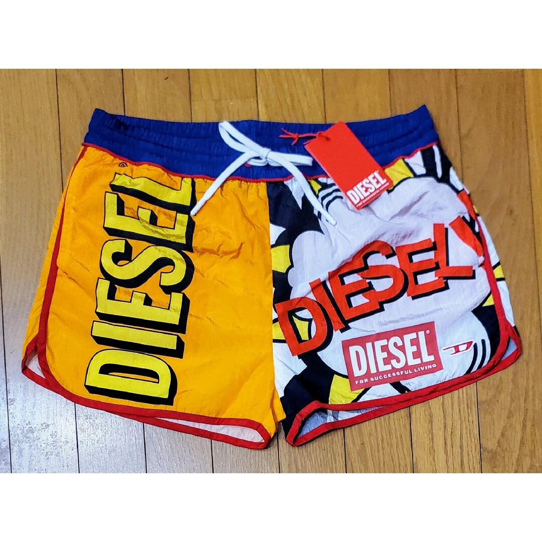 DIESEL(ディーゼル)のディーゼル　新品　メンズ　スイムウェア(コミック/オレンジS) メンズの水着/浴衣(水着)の商品写真