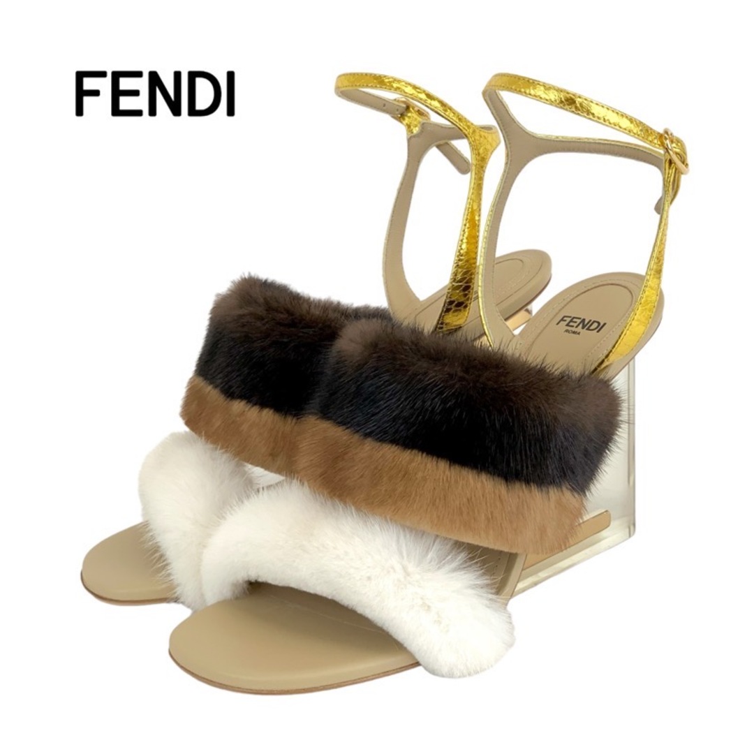 FENDI(フェンディ)のフェンディ FENDI ファースト サンダル 靴 シューズ ミンクファー レザー ブラウン系 ホワイト ゴールド 未使用 ウェッジソール レディースの靴/シューズ(サンダル)の商品写真