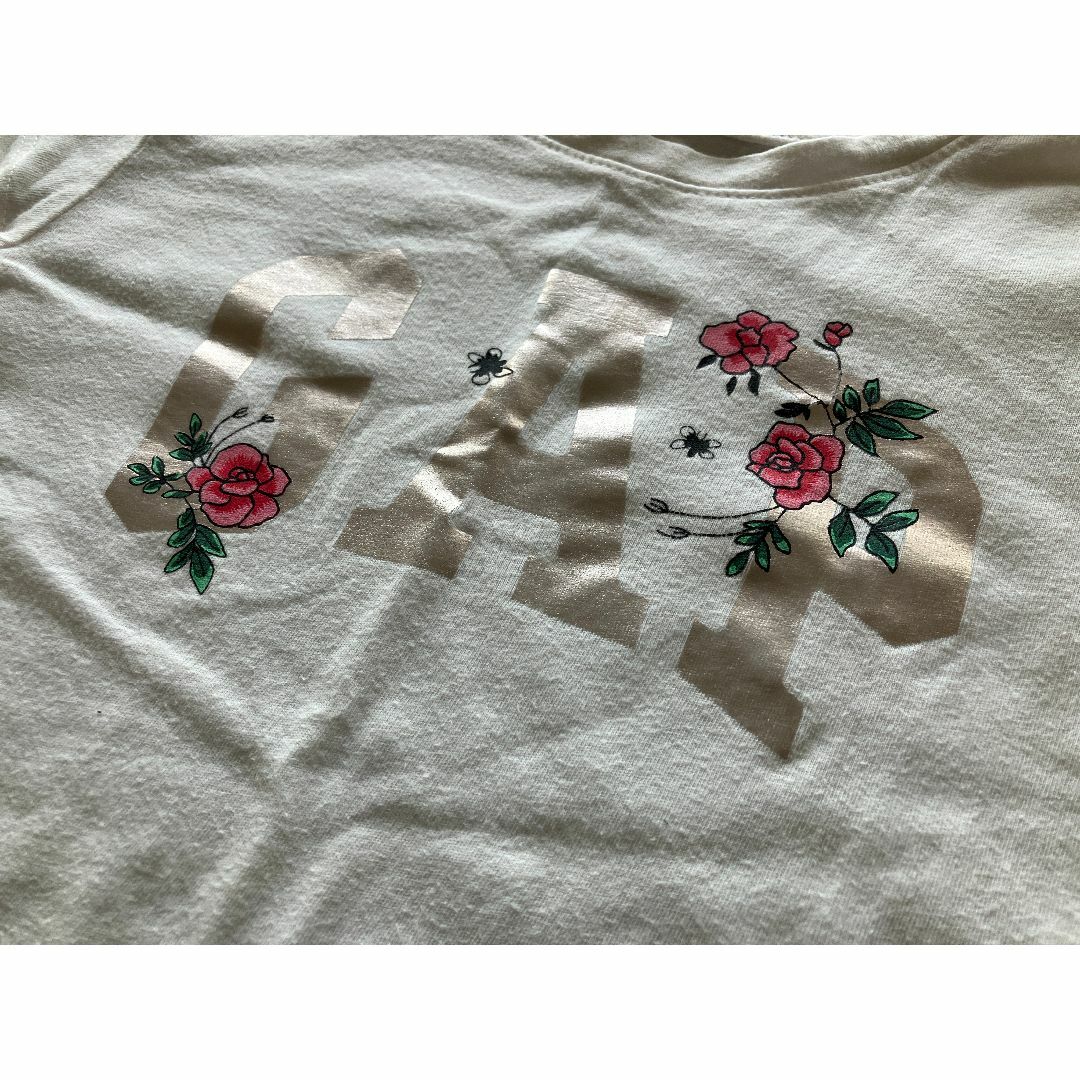 GAP Kids(ギャップキッズ)のGAP｜半袖Tシャツ　6～7歳（120）　ロゴ キッズ/ベビー/マタニティのキッズ服女の子用(90cm~)(Tシャツ/カットソー)の商品写真