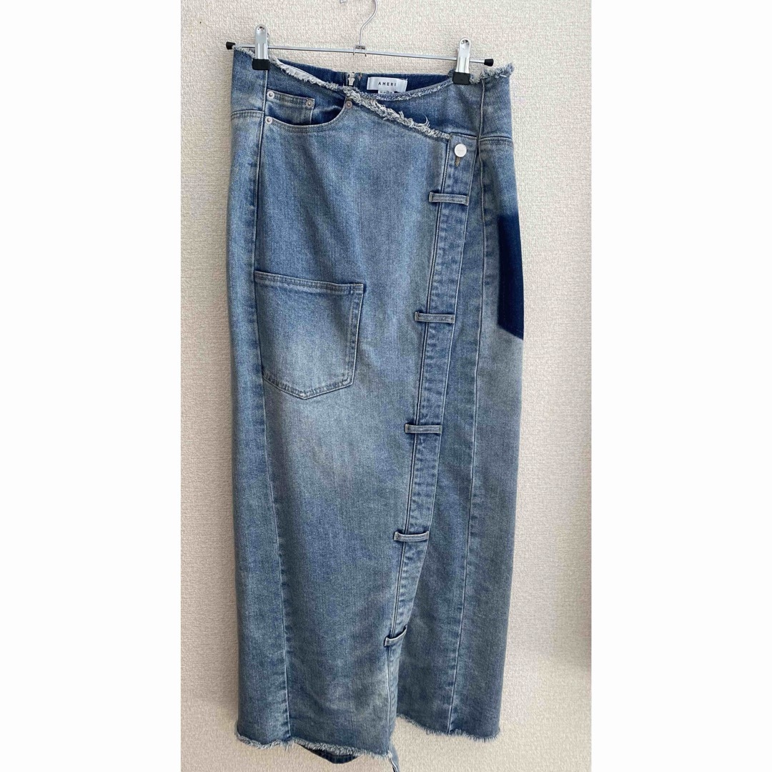 Ameri VINTAGE(アメリヴィンテージ)のAmeri VINTAGE  REMAKE DENIM SKIRT   レディースのスカート(ロングスカート)の商品写真