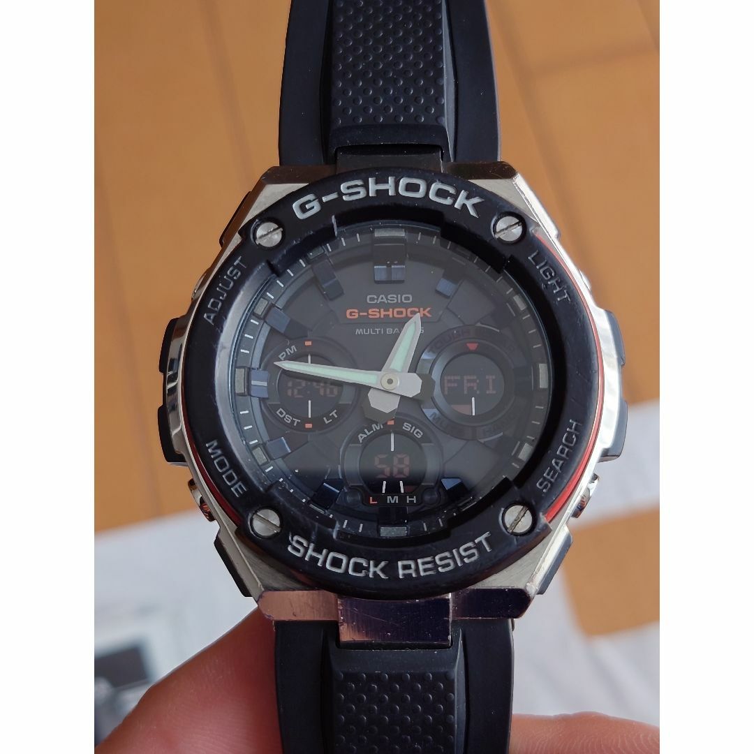 G-SHOCK(ジーショック)のG-SHOCK  GST-W100D-1A4 メンズの時計(腕時計(アナログ))の商品写真