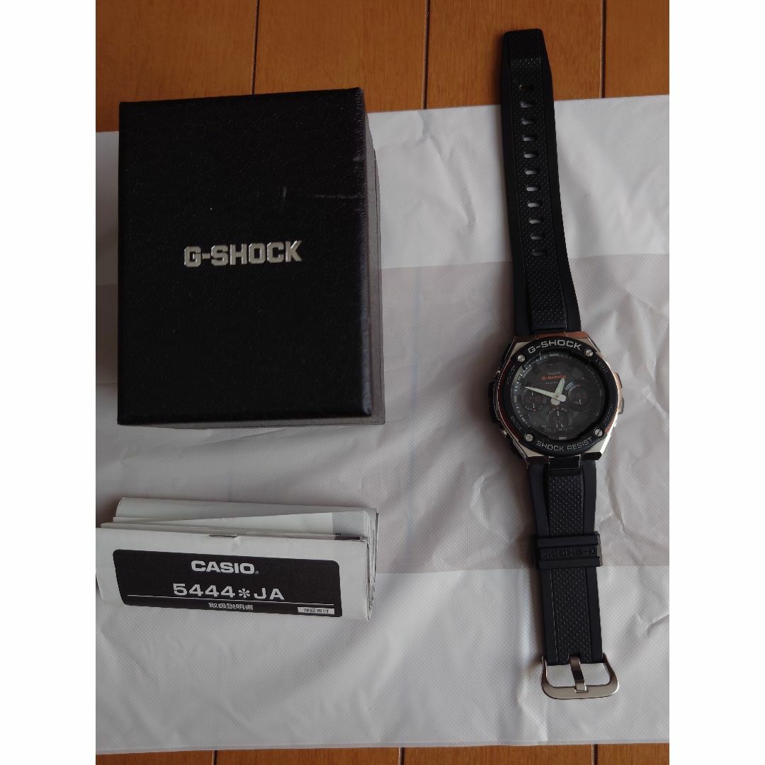 G-SHOCK(ジーショック)のG-SHOCK  GST-W100D-1A4 メンズの時計(腕時計(アナログ))の商品写真