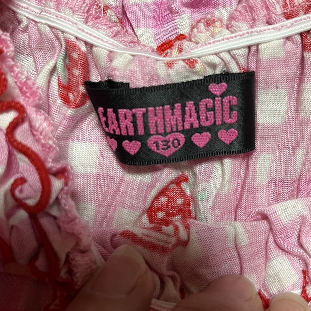EARTHMAGIC(アースマジック)の㉘アースマジックいちごミルクチュニック130 キッズ/ベビー/マタニティのキッズ服男の子用(90cm~)(Tシャツ/カットソー)の商品写真