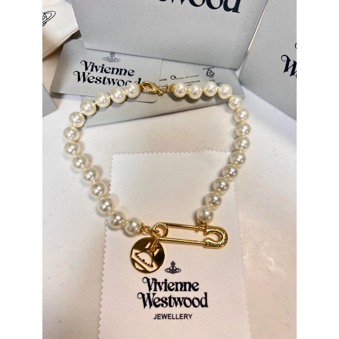 Vivienne Westwood(ヴィヴィアンウエストウッド)のヴィヴィアンウエストウッド パール セーフティピン安全ピン オーブ ネックレス レディースのアクセサリー(ネックレス)の商品写真