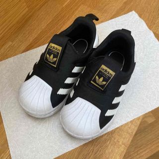 アディダス(adidas)のキッズ　スニーカー(スニーカー)