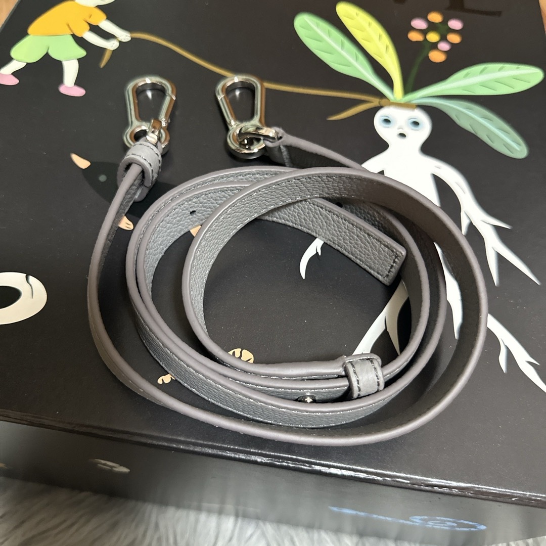 LOEWE(ロエベ)の正規品　ロエベ　パズルバッグ　スモール　(ソフトグレインカーフ) パールグレー  レディースのバッグ(ハンドバッグ)の商品写真