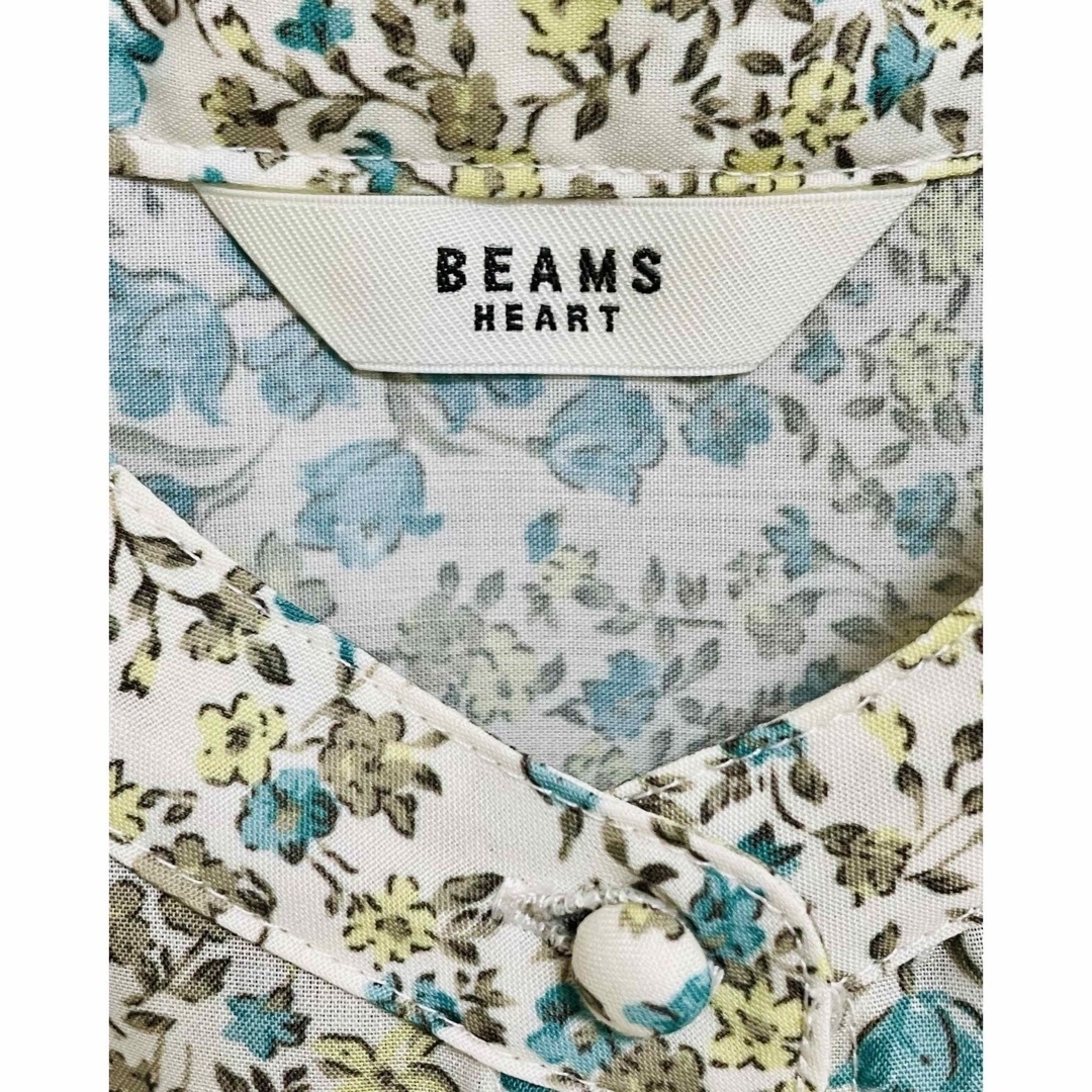 BEAMS(ビームス)の【完売・美品】BEAMS HEART ビームス 花柄 ブラウス 袖シャーリング レディースのトップス(シャツ/ブラウス(長袖/七分))の商品写真