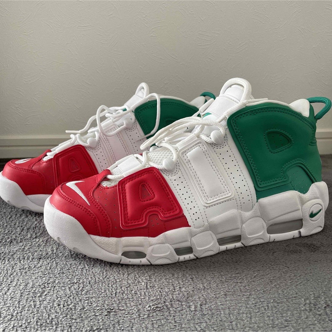 NIKE(ナイキ)のNIKE AIR MORE UPTEMPO　28㎝　新品 メンズの靴/シューズ(スニーカー)の商品写真