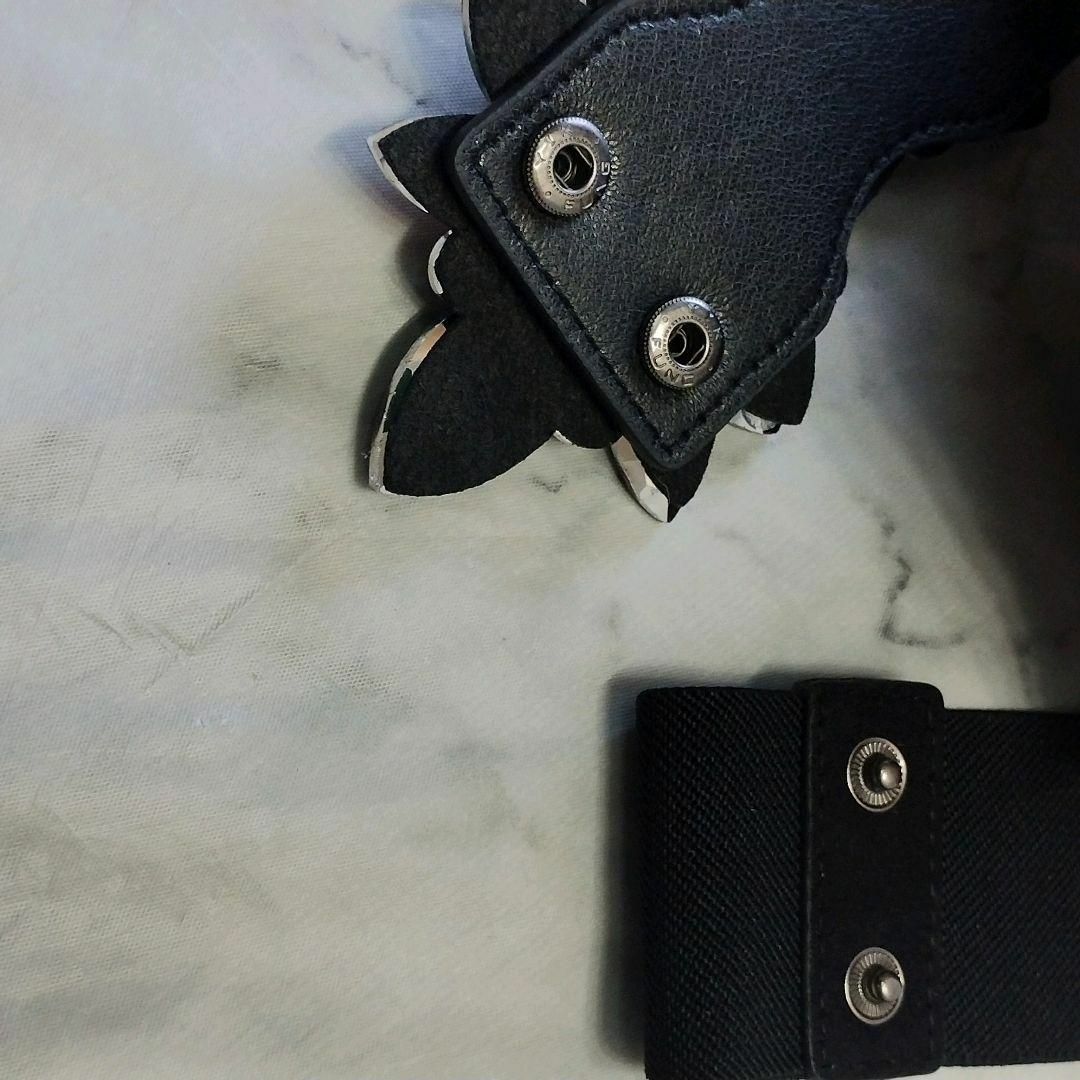 【ラインストーン 】マルチカラー バックル　ブラック 幅広ゴムベルト レディースのファッション小物(ベルト)の商品写真