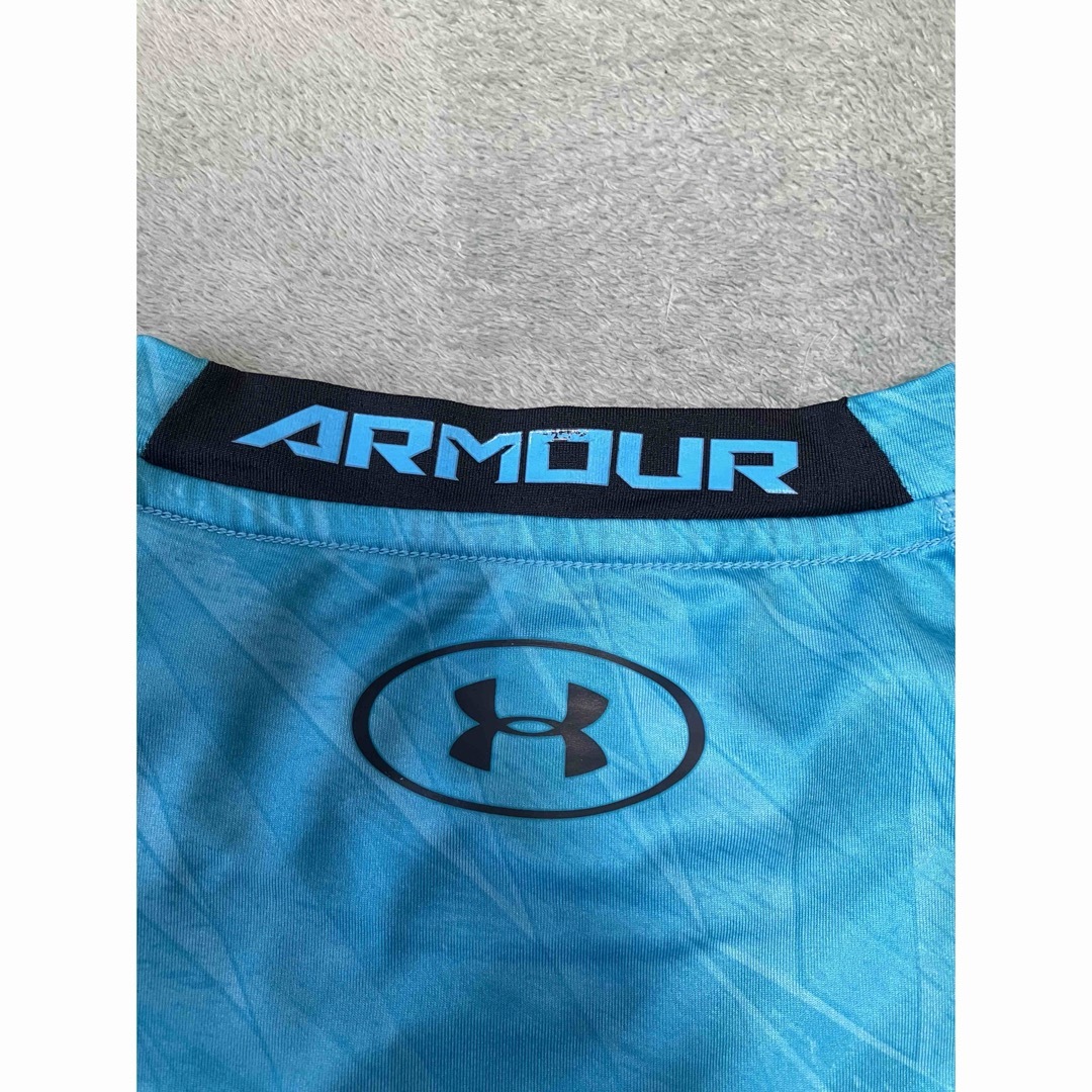 UNDER ARMOUR(アンダーアーマー)のアンダーアーマー  ヒートギア　コンプレショッンシャツ　グリーン メンズのトップス(Tシャツ/カットソー(半袖/袖なし))の商品写真