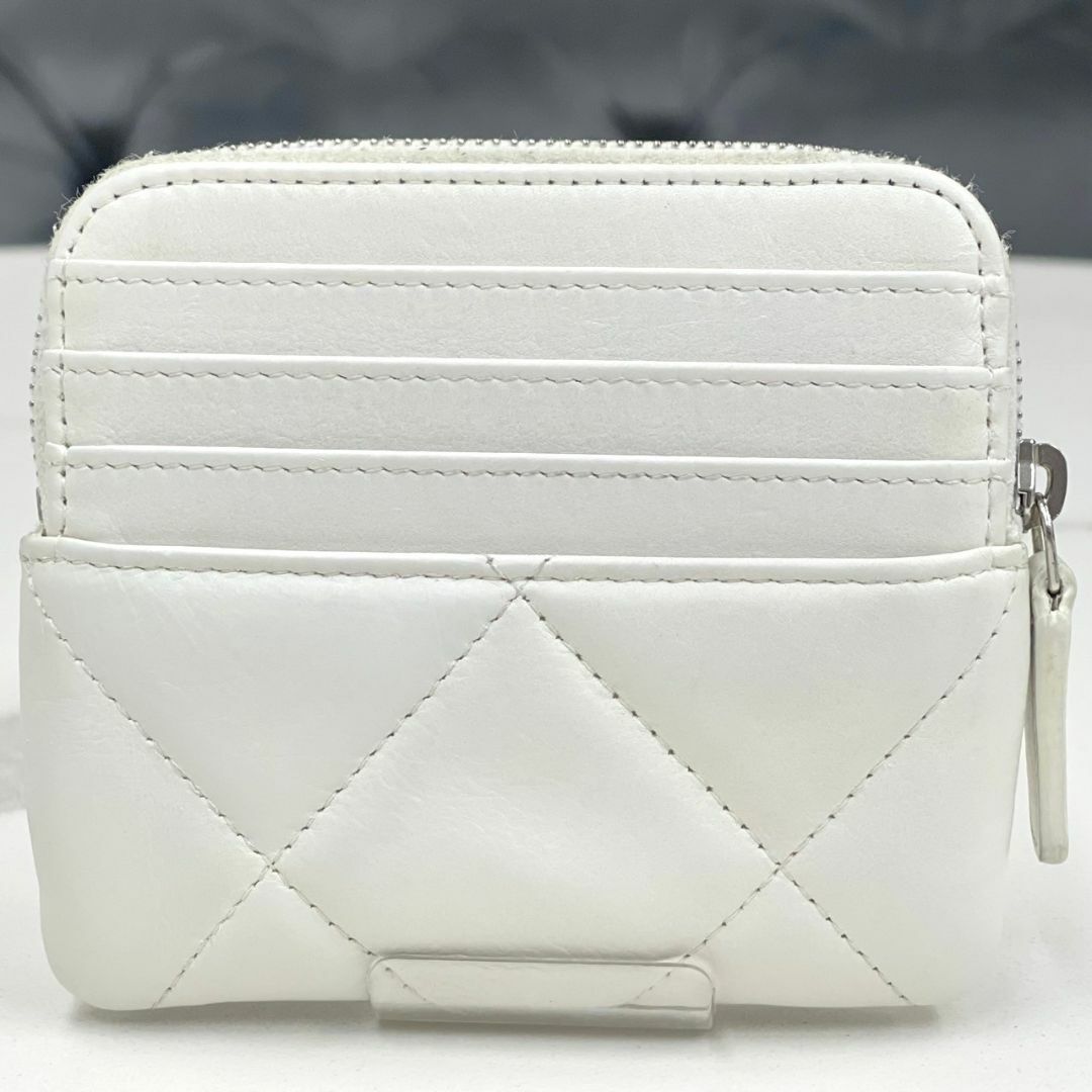 CHANEL - シャネル ジップコインパース シャネル19 白 CHANEL - シャネル ジップコインパース シャネル19 白