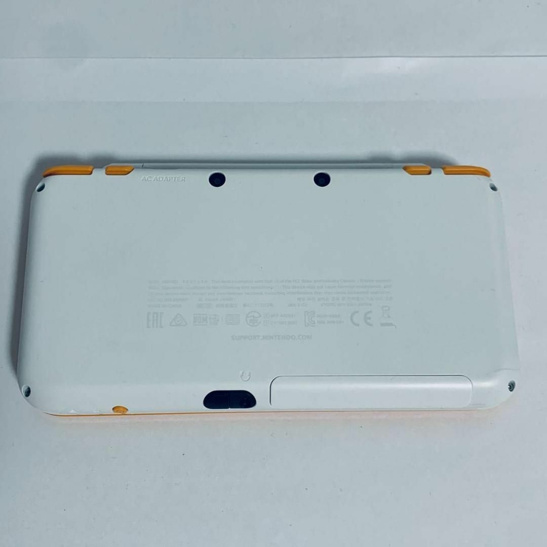 【520】 Newニンテンドー 2DS LL ホワイト×オレンジ エンタメ/ホビーのゲームソフト/ゲーム機本体(携帯用ゲーム機本体)の商品写真