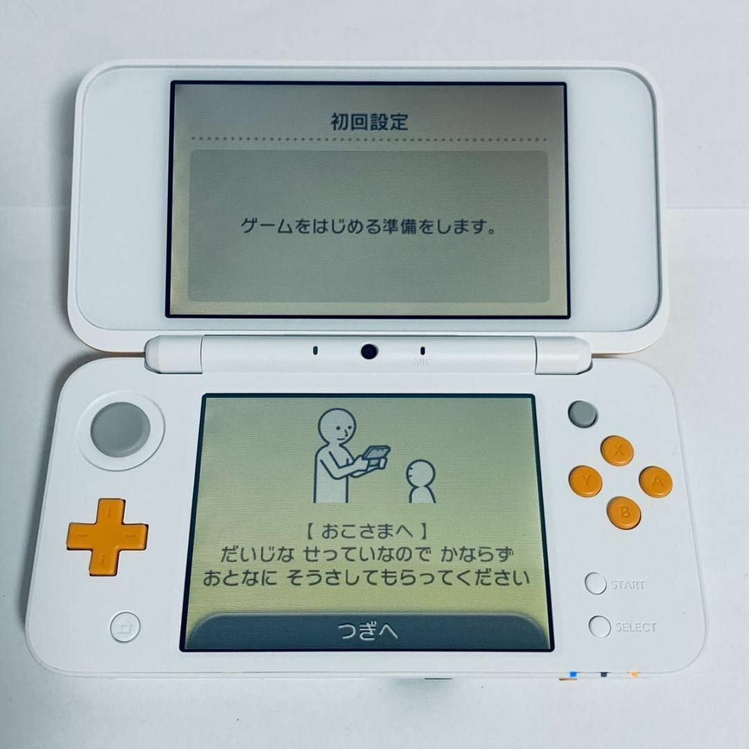 【520】 Newニンテンドー 2DS LL ホワイト×オレンジ エンタメ/ホビーのゲームソフト/ゲーム機本体(携帯用ゲーム機本体)の商品写真