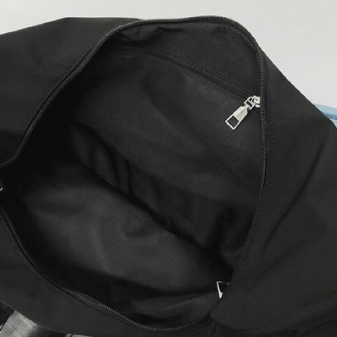 ショルダーバッグ　防水　シンプル　オシャレ　大容量　大きい　無印　韓国　大人気 レディースのバッグ(ショルダーバッグ)の商品写真