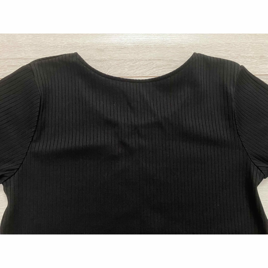 GU(ジーユー)の未使用  GU  Tシャツ  カットソー  リブ  ブラック レディースのトップス(Tシャツ(半袖/袖なし))の商品写真