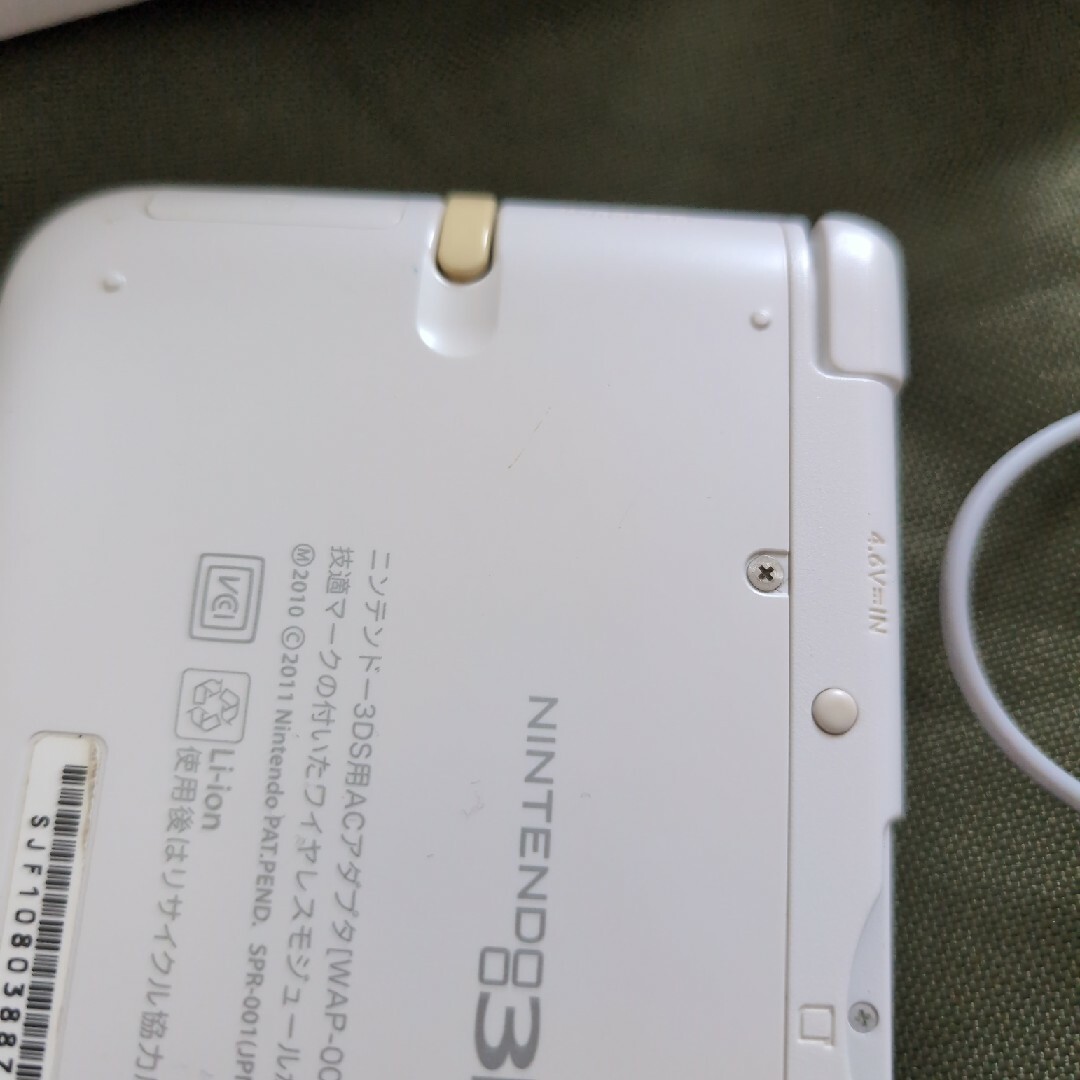 ニンテンドー3DS(ニンテンドー3DS)のNintendo 3DS  LL 本体 ホワイト エンタメ/ホビーのゲームソフト/ゲーム機本体(携帯用ゲーム機本体)の商品写真
