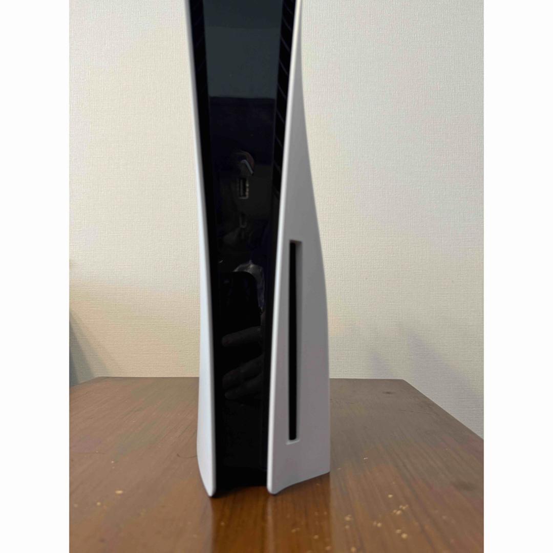 PlayStation5 CFI-1000A ディスクドライブ搭載 エンタメ/ホビーのゲームソフト/ゲーム機本体(家庭用ゲーム機本体)の商品写真
