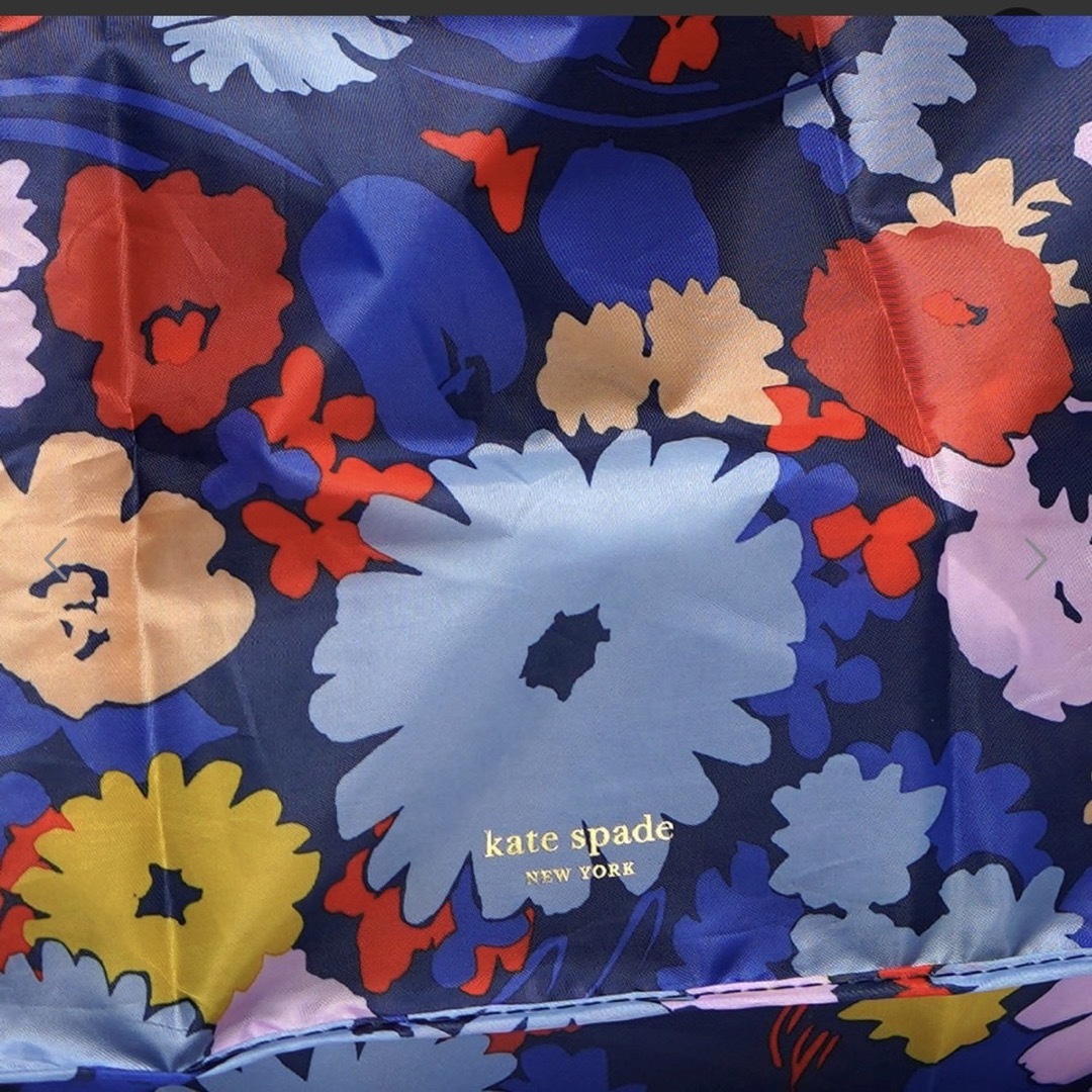 kate spade new york(ケイトスペードニューヨーク)の【新品】kate spade ケイトスペード エコバッグ 紺色 花柄 レディースのバッグ(エコバッグ)の商品写真