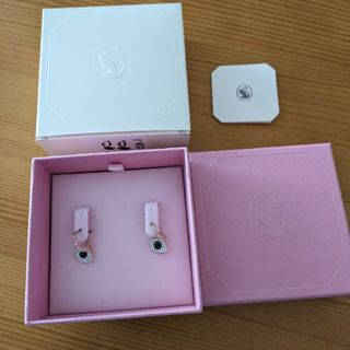 SWAROVSKI - スワロフスキー　ピアス　SWAROVSKI