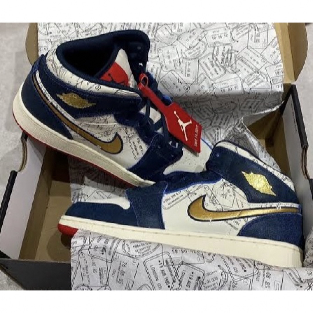 NIKE(ナイキ)の①点限定　希少レア【新品】NIKE GS AIR JORDAN 1 MID SE レディースの靴/シューズ(スニーカー)の商品写真