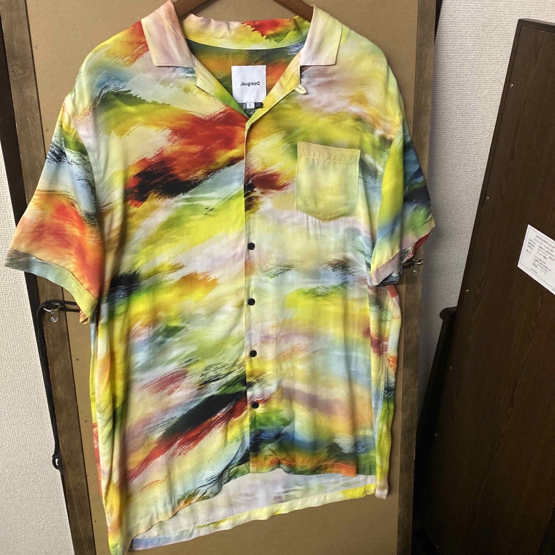 DESIGUAL(デシグアル)の【新品】Desigual 総柄レーヨンシャツ Lサイズ メンズのトップス(シャツ)の商品写真