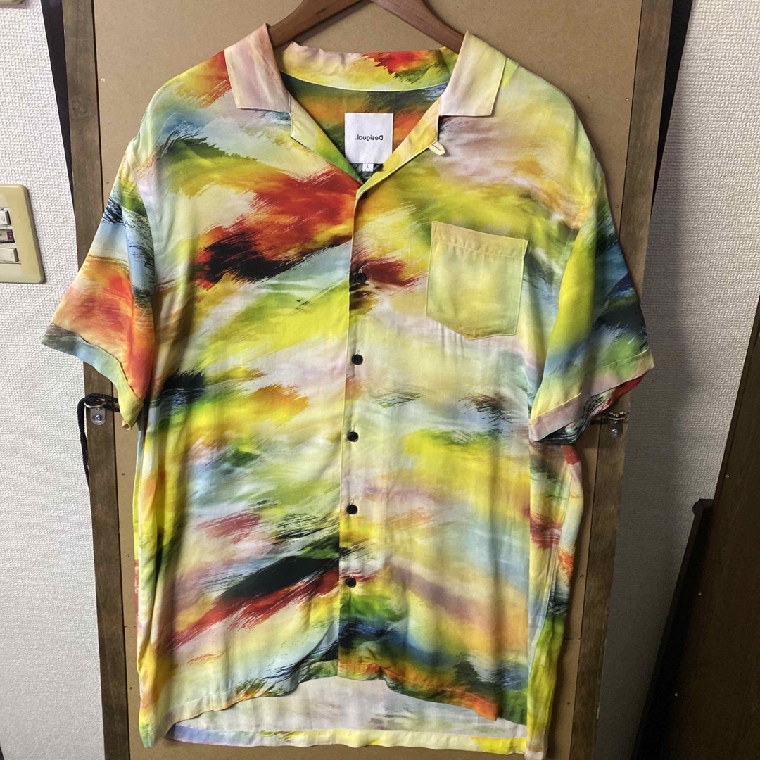 DESIGUAL(デシグアル)の【新品】Desigual 総柄レーヨンシャツ Lサイズ メンズのトップス(シャツ)の商品写真