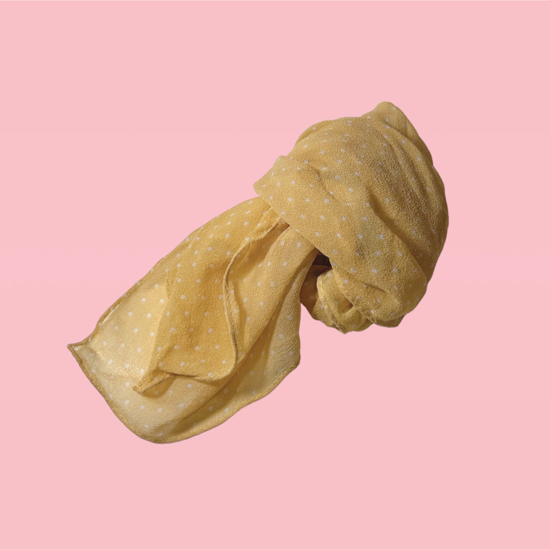 Grimoire(グリモワール)のスカーフ　正方形　ドット　黄色　昭和レトロ　レトロポップ　古着　ヴィンテージ レディースのファッション小物(バンダナ/スカーフ)の商品写真