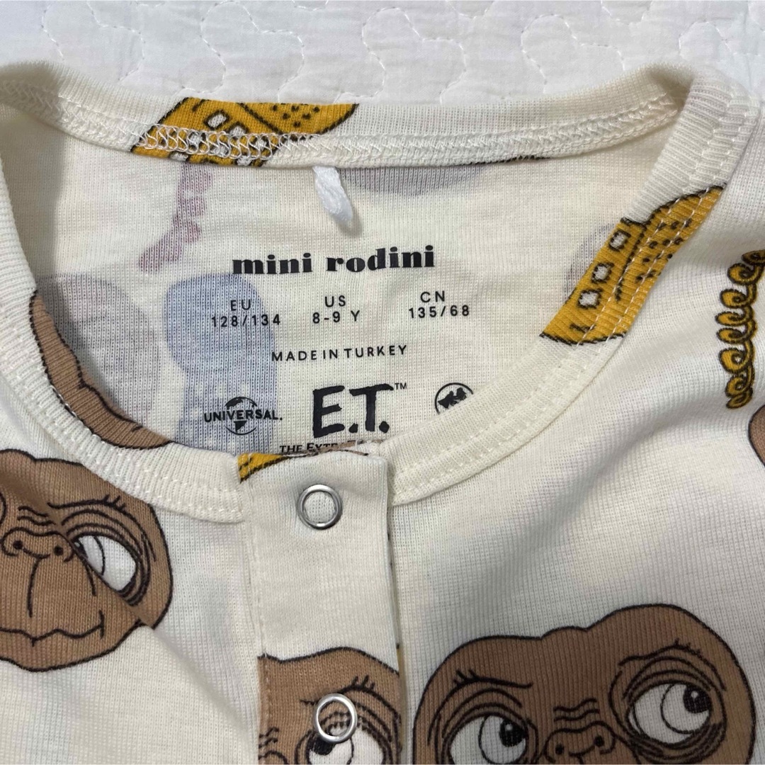 こども ビームス(コドモビームス)の新品　mini rodini E.T. 長袖　カットソー　ミニロディーニ キッズ/ベビー/マタニティのキッズ服女の子用(90cm~)(Tシャツ/カットソー)の商品写真