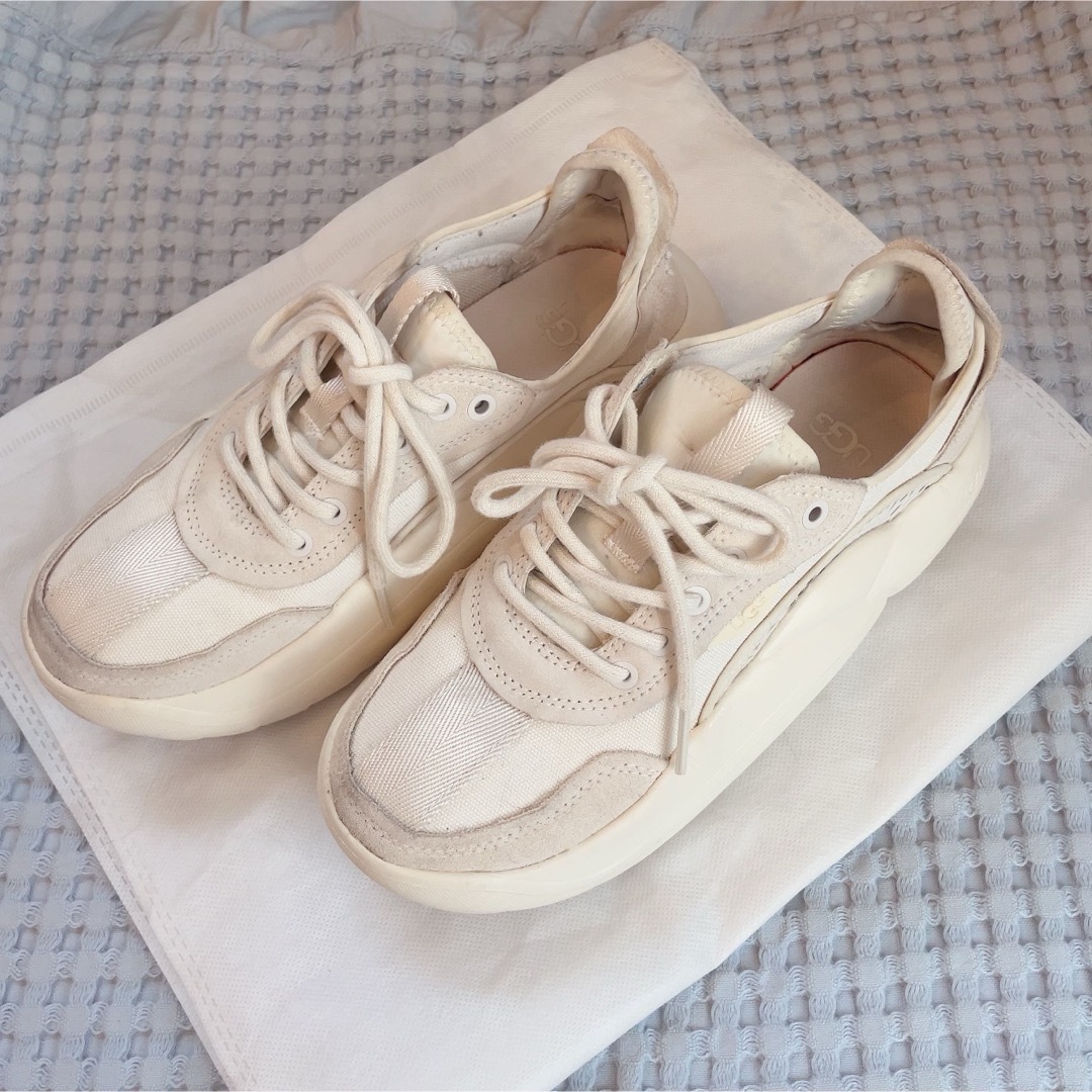 UGG(アグ)のUGG ￤ LA CLOUD LOW ホワイト ￤ 23cm レディースの靴/シューズ(スニーカー)の商品写真