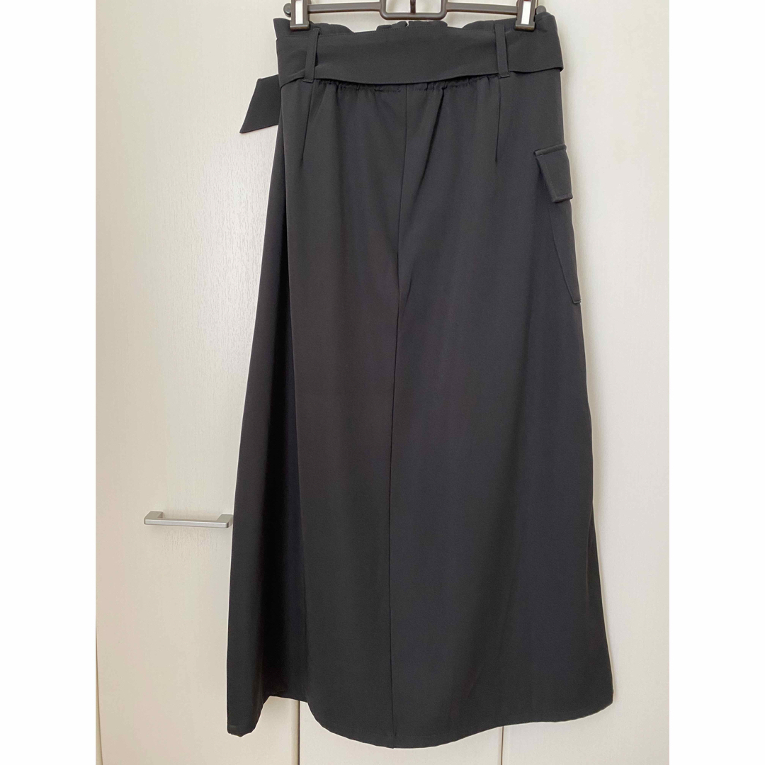 GRL(グレイル)のグレイル　ベルト付アシンメトリースリットタイトスカート　ブラック　L レディースのスカート(ロングスカート)の商品写真