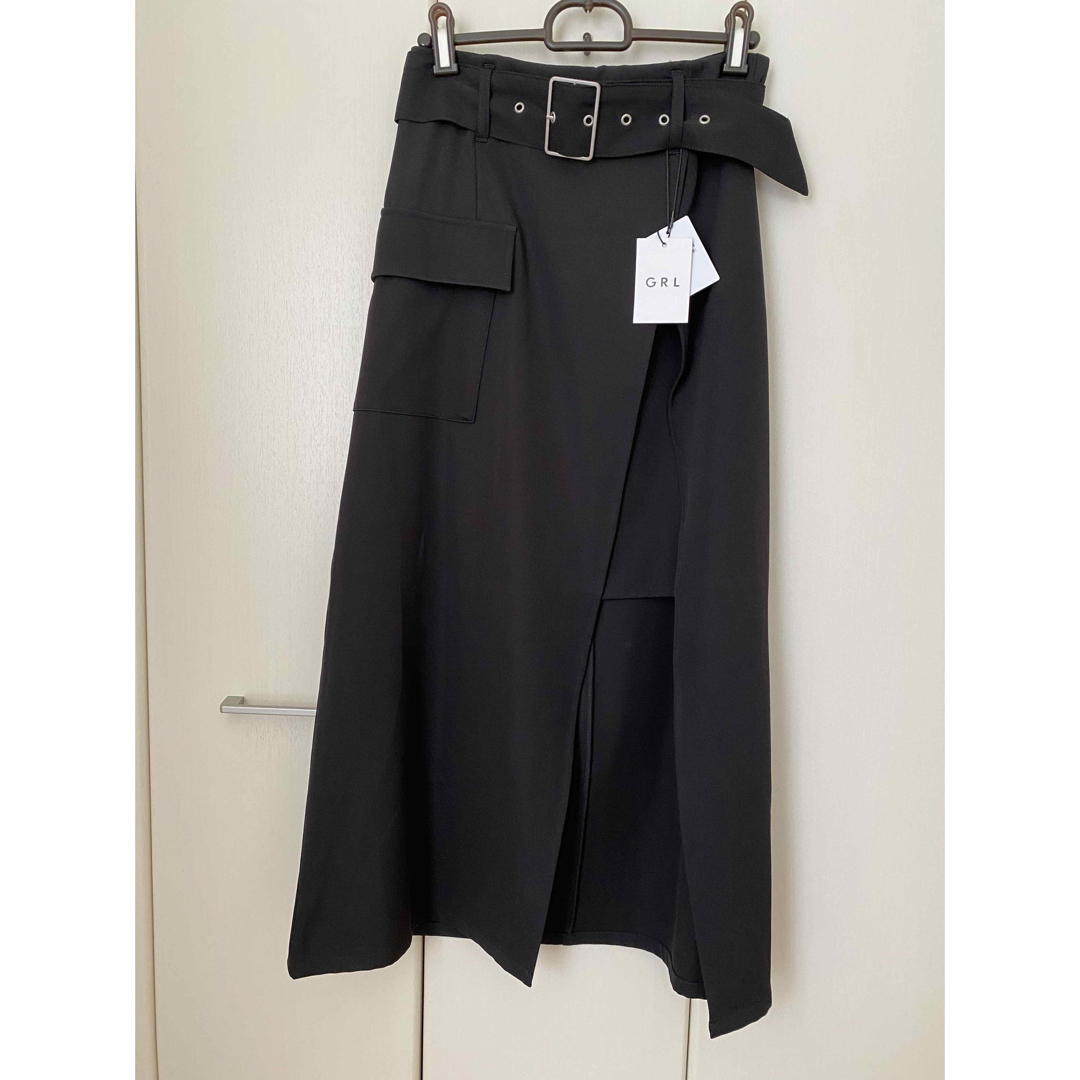 GRL(グレイル)のグレイル　ベルト付アシンメトリースリットタイトスカート　ブラック　L レディースのスカート(ロングスカート)の商品写真
