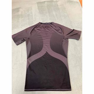 アンダーアーマー(UNDER ARMOUR)のアンダーアーマー  ヒートギア　コンプレショッンシャツ　黒⑧(Tシャツ/カットソー(半袖/袖なし))