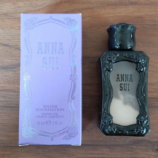 アナスイ(ANNA SUI)の（新品）ANNA SUI アナスイ　ウォーター　ファンデーション 10(ファンデーション)