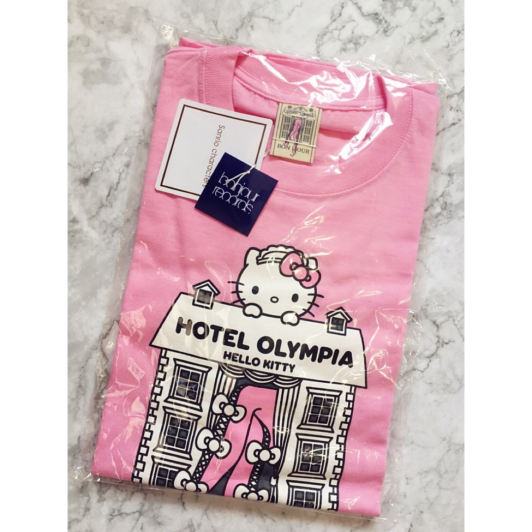 Verybrain(ベリーブレイン)の完売新品♡Hotel Olympia × Hello KittyコラボTシャツ♡ レディースのトップス(Tシャツ(半袖/袖なし))の商品写真