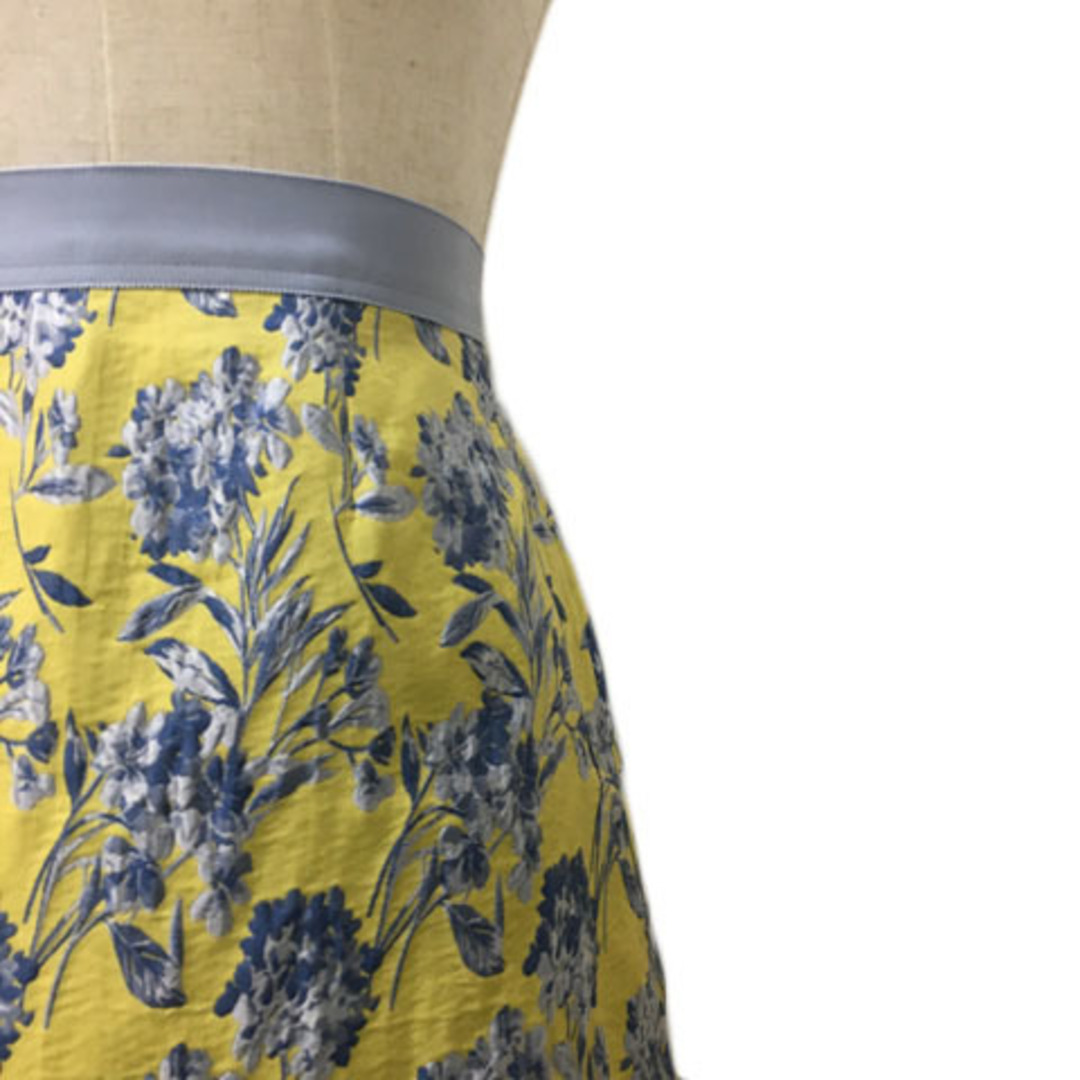 La TOTALITE(ラトータリテ)のラ トータリテ EDIZIONE LIMITATA スカート 花柄 36 黄 レディースのスカート(ひざ丈スカート)の商品写真