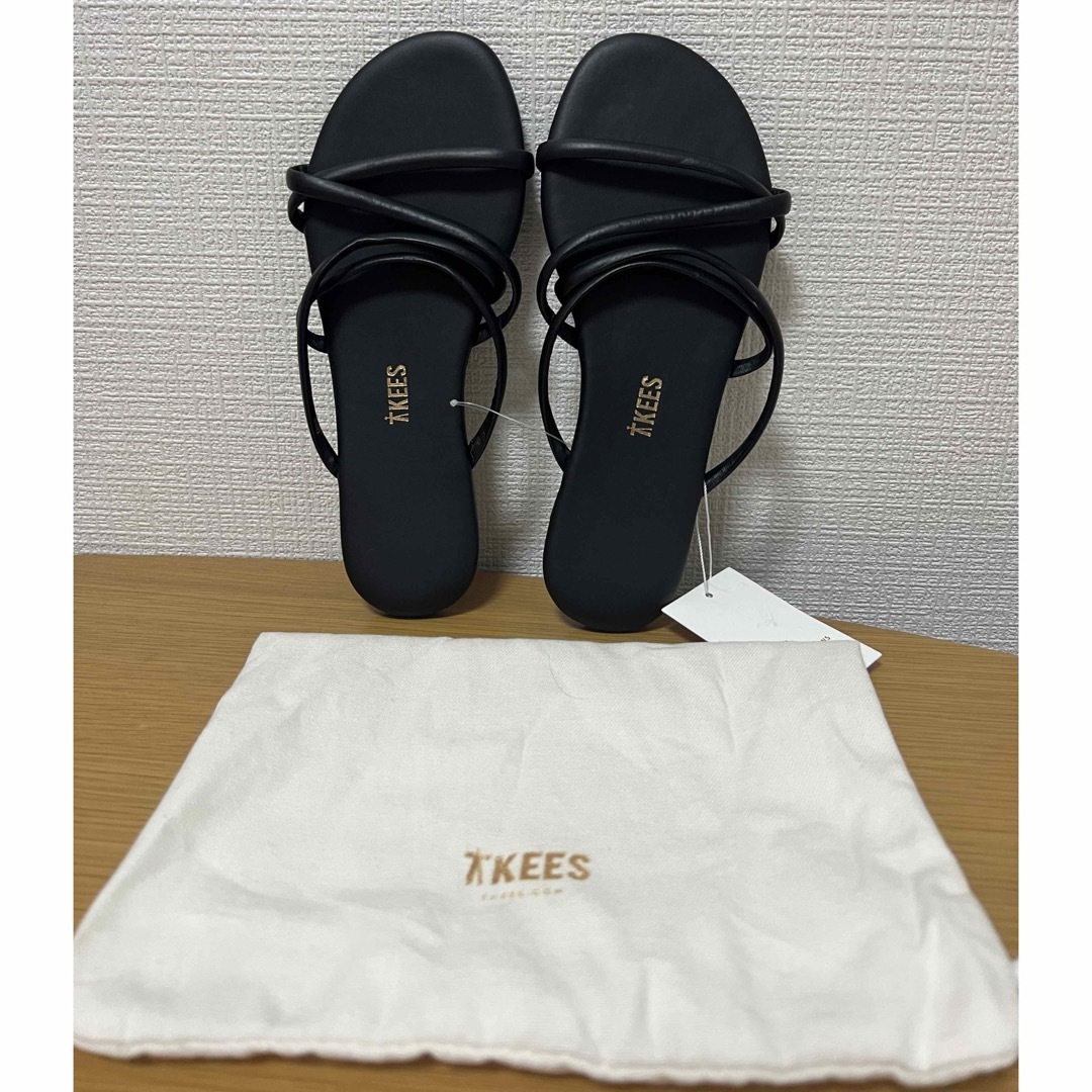 TKEES(ティキーズ)のTKEES フラットサンダル sloan レディースの靴/シューズ(サンダル)の商品写真