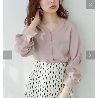 ナチュラルクチュール(natural couture)の● 新品　(ナチュラルクチュール)  ちびパール釦とろみブラウス(シャツ/ブラウス(長袖/七分))