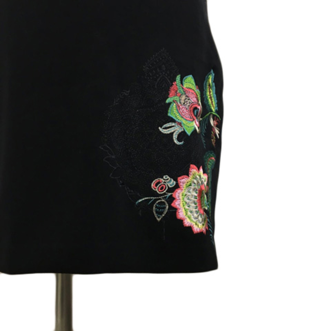 DESIGUAL(デシグアル)のデシグアル ワンピース ミニ 花柄 刺繍 ノースリーブ EUR36 黒 ピンク レディースのワンピース(ミニワンピース)の商品写真