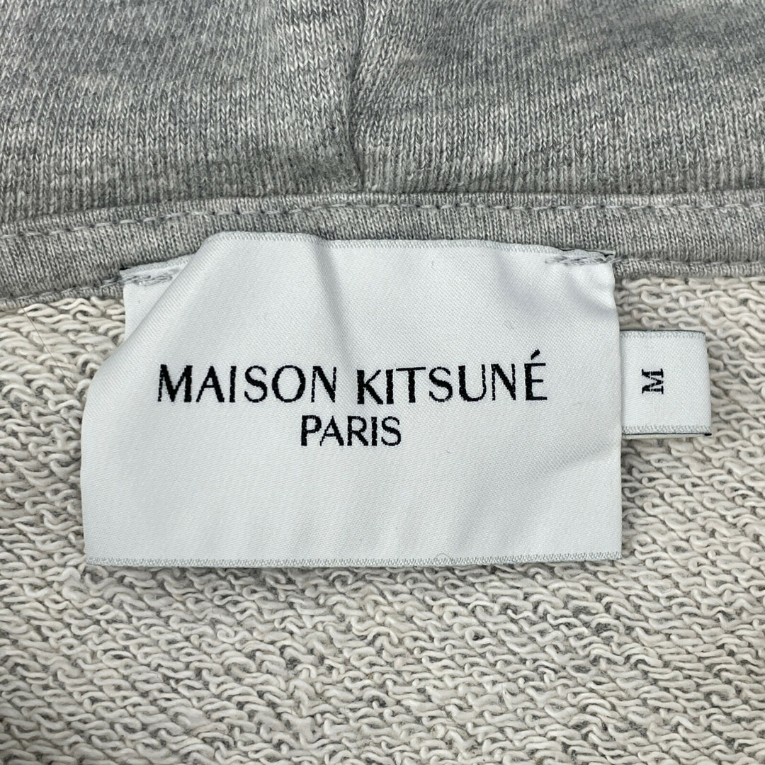 MAISON KITSUNE'(メゾンキツネ)のメゾンキツネ ｸﾞﾚｰ ﾁﾗｯｸｽﾛｺﾞ ｽｳｪｯﾄﾊﾟｰｶｰ M メンズのトップス(その他)の商品写真