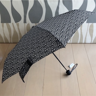 マリメッコ(marimekko)の新品 marimekko 折り畳み傘 UNIKKO ウニッコ ブラック(傘)