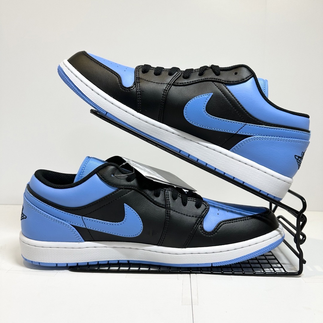 NIKE(ナイキ)の新品★ナイキ★エアジョーダン1★ロー★黒青ブルー★553558-041★30.5 メンズの靴/シューズ(スニーカー)の商品写真