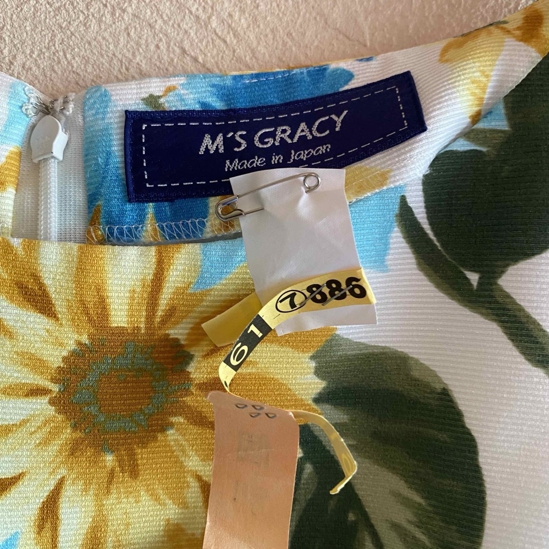 M'S GRACY(エムズグレイシー)の✨美品✨M's GRACY  エムズグレーシー　フラワーフレアーワンピース　40 レディースのワンピース(ひざ丈ワンピース)の商品写真